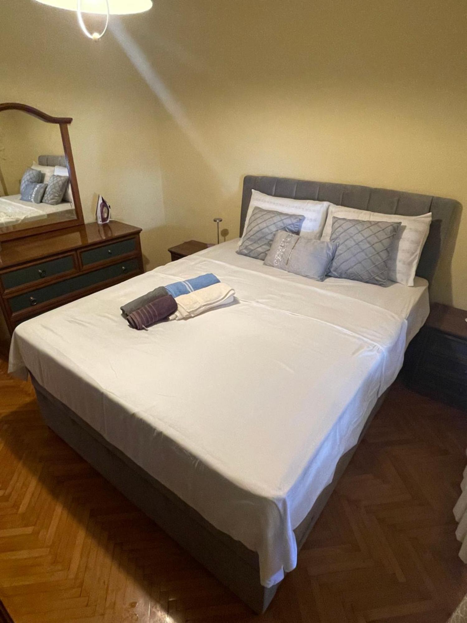 Apartman Luka + Free Parking Apartman Zára Kültér fotó