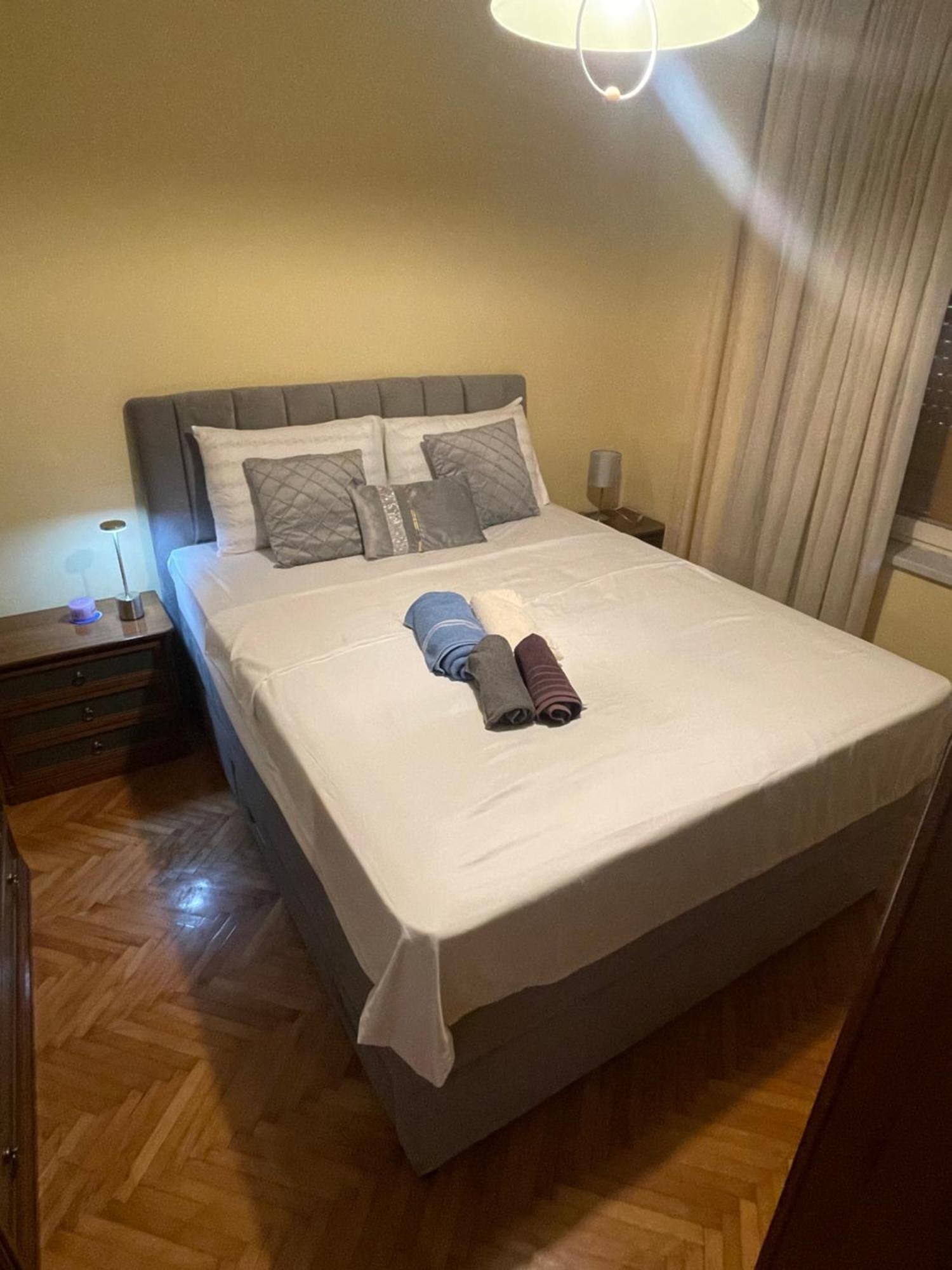 Apartman Luka + Free Parking Apartman Zára Kültér fotó